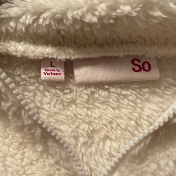 SO cream fuzzy pull over jacket with pink circle and purple diamonds. 1/4 zip - Picture 2 of 3